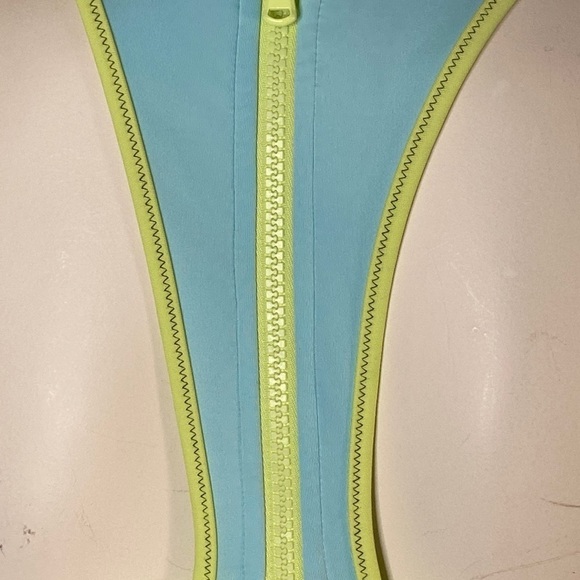 Victoria Secret Padded Zip up back bra Sz 34B - Picture 5 of 6